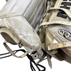Used Vaughn VELOCITY 7600 V4 Goalie Leg Pads Senior White 34"