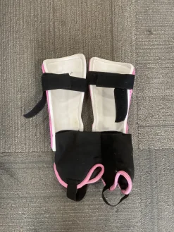 Used Vizari Soccer Shin Guards Junior Pink SM