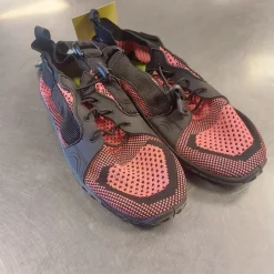 Used Water Shoes W Black And Pink Senior 7