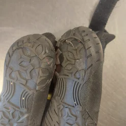 Used Water Shoes W Black And Pink Senior 7