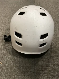 Used WHITE BIKE HELMET Bike Helmet White MD