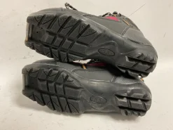 Used Whitewoods Boys NNN XC Ski Boots Maroon JR-01.5