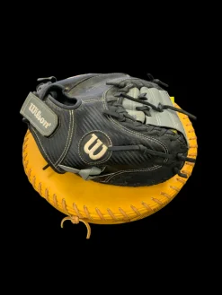Used Wilson A360 BB/SB Catchers RH Throw Black 31 1/2"