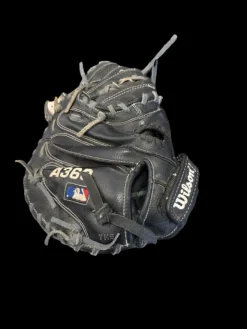 Used Wilson A360 BB/SB Catchers RH Throw Black 32 1/2"