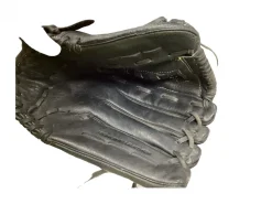 Used Wilson A300 BB/SB Glove RH Throw Black 14