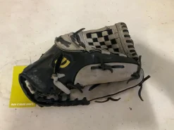 Used Wilson A360 BB/SB Glove RH Throw Black 12 1/2