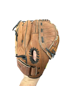 Used Wilson A440 RH Throw Fastpitch Gloves Brown 11 1/2"
