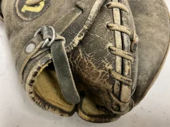 Used Wilson A2000 SERIES Baseball Catchers RH Throw Black 32