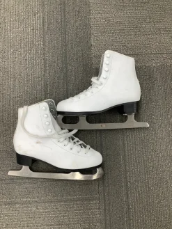 Used WinnWell FIGURE WomensFigure Skate White Senior 5