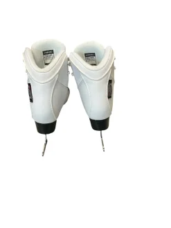 Used WinnWell SOFT SKATE Womens Softboot Skate None Senior 5