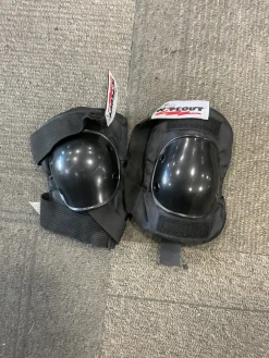 Used WIPEOUT Skateboard Kneepads Black SM