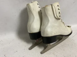 Used Women's Figure Skates White Senior 9
