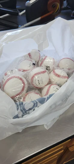Wilson NEW A1030 USSSA DOZEN Field Equipment